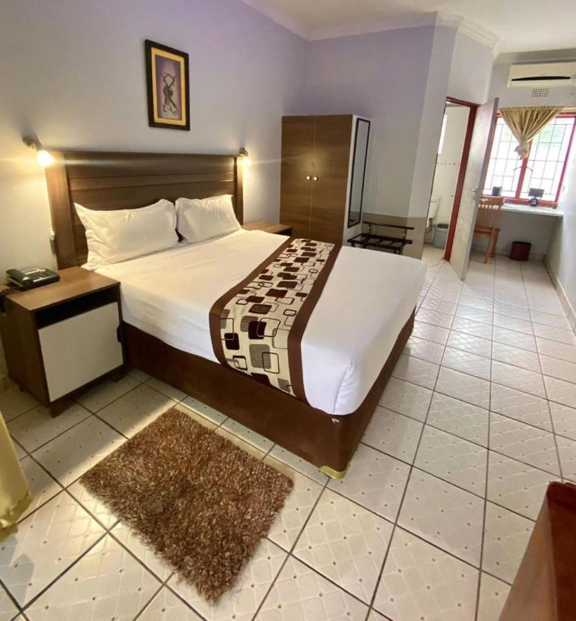 Dolar Lodges & Tours Maun Eksteriør bilde